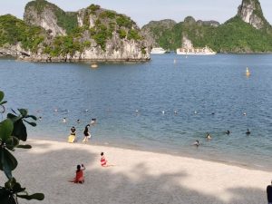 5-star Hera Grand Luxury Cruise – 2-Day Ha Long Bay Exploration