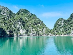 Amanda Legend Cruise – 2 Day Ha Long Bay 5 Star Escape