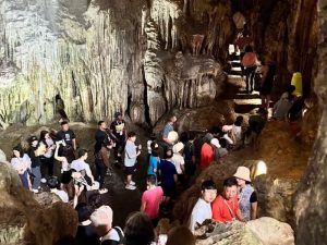 Amanda Legend Cruise – 3 Days 2 Nights Luxury Exploration of Bai Tu Long Bay