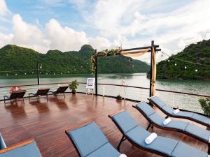 Amanda Luxury Cruise – 2 Days 1 Night Halong & Lan Ha Bay Exploration