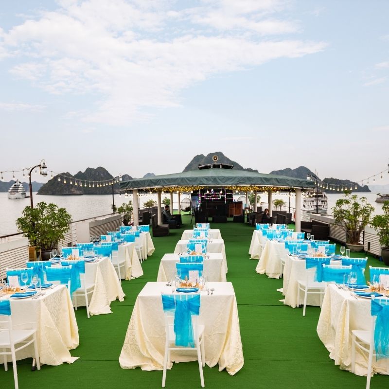 Amanda Premier Cruise 3 Days 2 Nights – Luxurious Ha Long Bay Exploration (27) Amanda Premier Cruise 3 Days 2 Nights – Luxurious Ha Long Bay Exploration