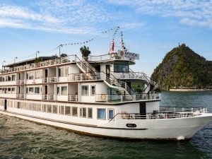 Amanda Premier Cruise 3 Days 2 Nights – Luxurious Ha Long Bay Exploration