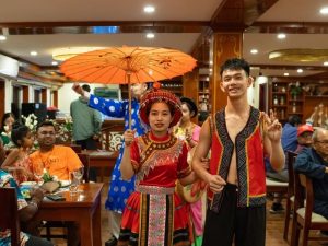 Amanda Premier Cruise 5-Star – 2 Days Ha Long Bay Exploration