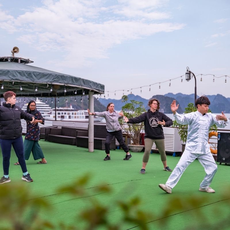 Amanda Premier Cruise 5-Star – 2 Days Ha Long Bay Exploration