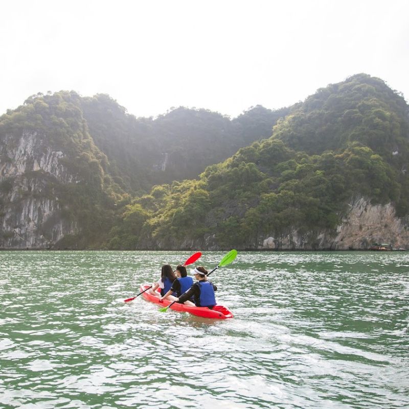 Enchanting Ha Long & Lan Ha Bay Escape on Erina Cruise – 2 Days 1 Night (13) Enchanting Ha Long & Lan Ha Bay Escape on Erina Cruise – 2 Days 1 Night