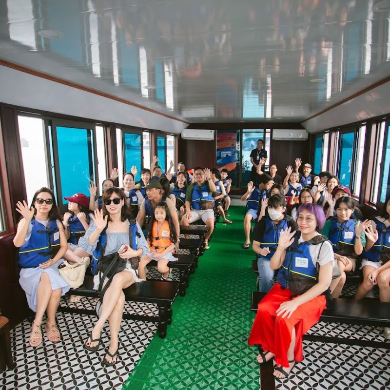 Enchanting Ha Long & Lan Ha Bay Escape on Erina Cruise – 2 Days 1 Night (15) Enchanting Ha Long & Lan Ha Bay Escape on Erina Cruise – 2 Days 1 Night