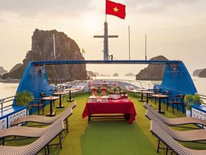 Ha Long Bay 2-Day Luxury Cruise with Cozy Bay Cruise – Cave Exploration and Island Escape