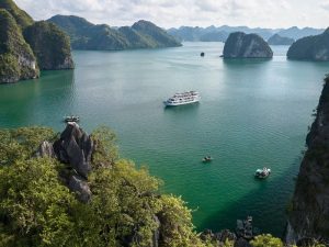 Ha Long Bay 2-Day Luxury Cruise with Hera Classic Boutique – Cave and Island Discovery