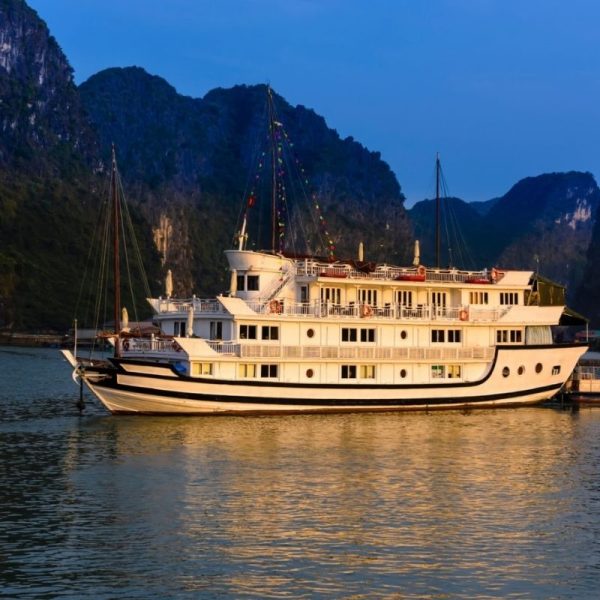 Ha Long Bay 2 Days Exploration with Le Journey Premium Cruise – Surprising Cave, Titop Island & Kayaking Adventure