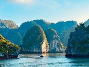 Ha Long Bay 3-Day Cruise with Amanda Legend Cruise – Full Exploration of Caves, Islands & Hidden Gems