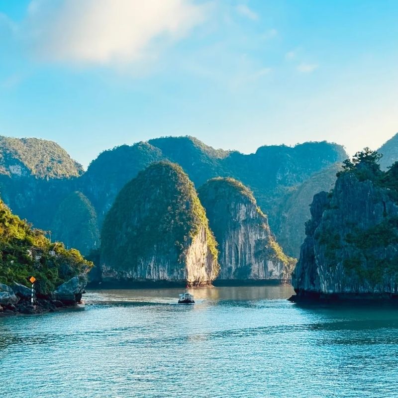 Ha Long Bay 3-Day Cruise with Amanda Legend Cruise – Full Exploration of Caves, Islands & Hidden Gems (15) Ha Long Bay 3-Day Cruise with Amanda Legend Cruise – Full Exploration of Caves, Islands & Hidden Gems