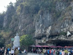 Ha Long Bay 3-Day Cruise with Amanda Legend Cruise – Full Exploration of Caves, Islands & Hidden Gems