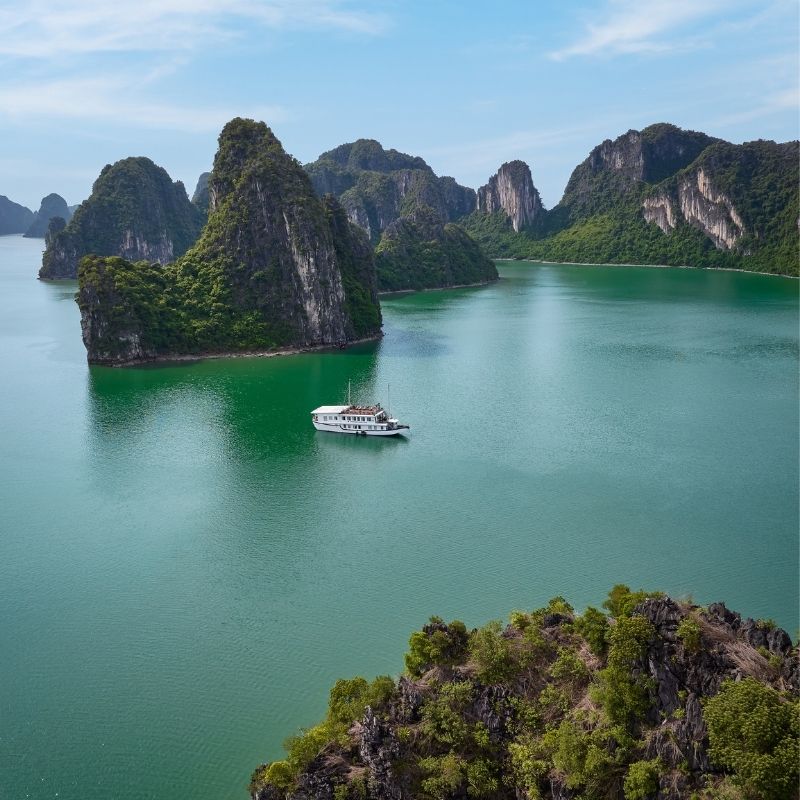 Ha Long Bay 3-Day Cruise with Amanda Legend Cruise – Full Exploration of Caves, Islands & Hidden Gems (6) Ha Long Bay 3-Day Cruise with Amanda Legend Cruise – Full Exploration of Caves, Islands & Hidden Gems