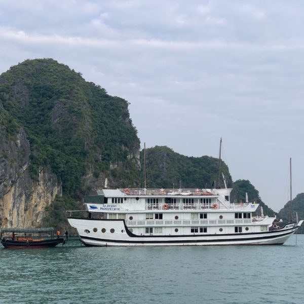 Ha Long Bay 3-Day Le Journey Premium Cruise – Explore Sung Sot Cave, Titop Island, Lan Ha Bay & Pearl Farm