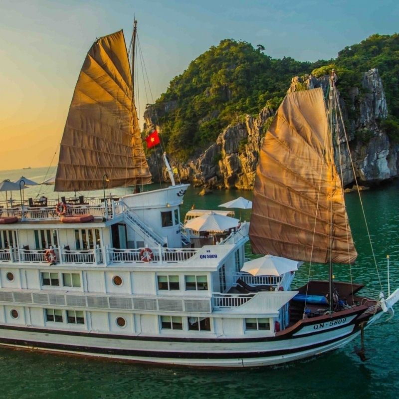 Ha Long Bay 3-Day Le Journey Premium Cruise – Explore Sung Sot Cave, Titop Island, Lan Ha Bay & Pearl Farm (5) Ha Long Bay 3-Day Le Journey Premium Cruise – Explore Sung Sot Cave, Titop Island, Lan Ha Bay & Pearl Farm