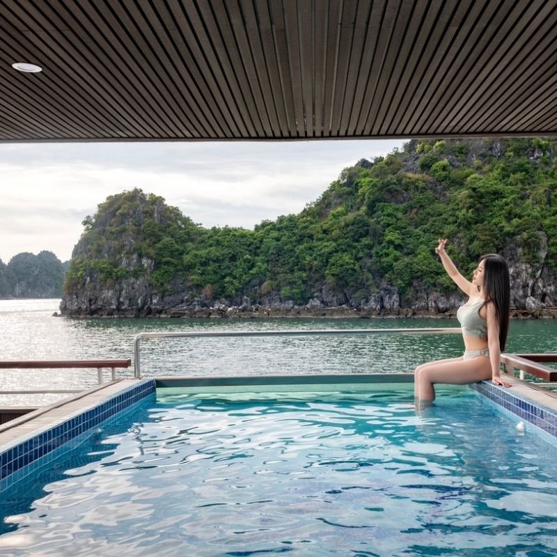 Ha Long Bay Day Cruise with Diamond Cruise – 1 Day Scenic Journey