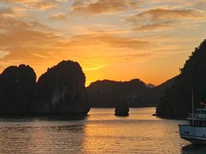 Ha Long Bay Luxury Cruise – 4 Days, 3 Nights Journey with Amanda Legend ( Line 4 ) ( Contact Price )