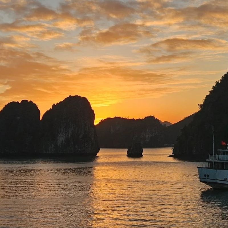 Ha Long Bay Luxury Cruise – 4 Days, 3 Nights Journey with Amanda Legend ( Line 4 ) ( Contact Price ) (30) Ha Long Bay Luxury Cruise – 4 Days, 3 Nights Journey with Amanda Legend ( Line 4 ) ( Contact Price )