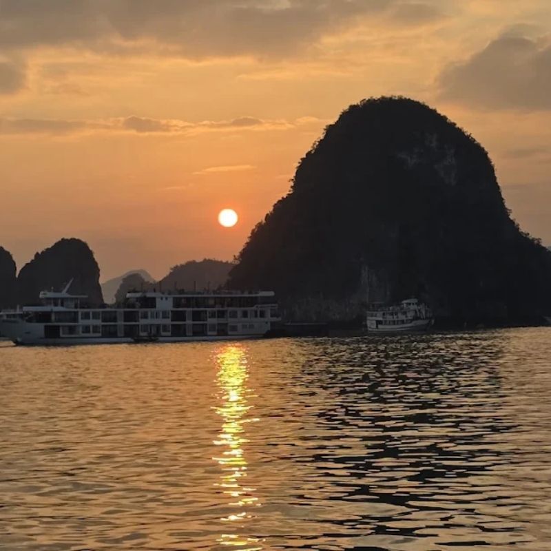 Ha Long Bay Luxury Cruise – 4 Days, 3 Nights Journey with Amanda Legend ( Line 4 ) ( Contact Price ) (35) Ha Long Bay Luxury Cruise – 4 Days, 3 Nights Journey with Amanda Legend ( Line 4 ) ( Contact Price )