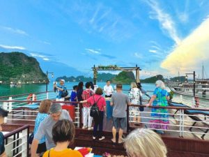 Ha Long Bay and Lan Ha Bay Luxury Cruise – 3 Days 2 Nights Journey with Amanda Luxury Cruise