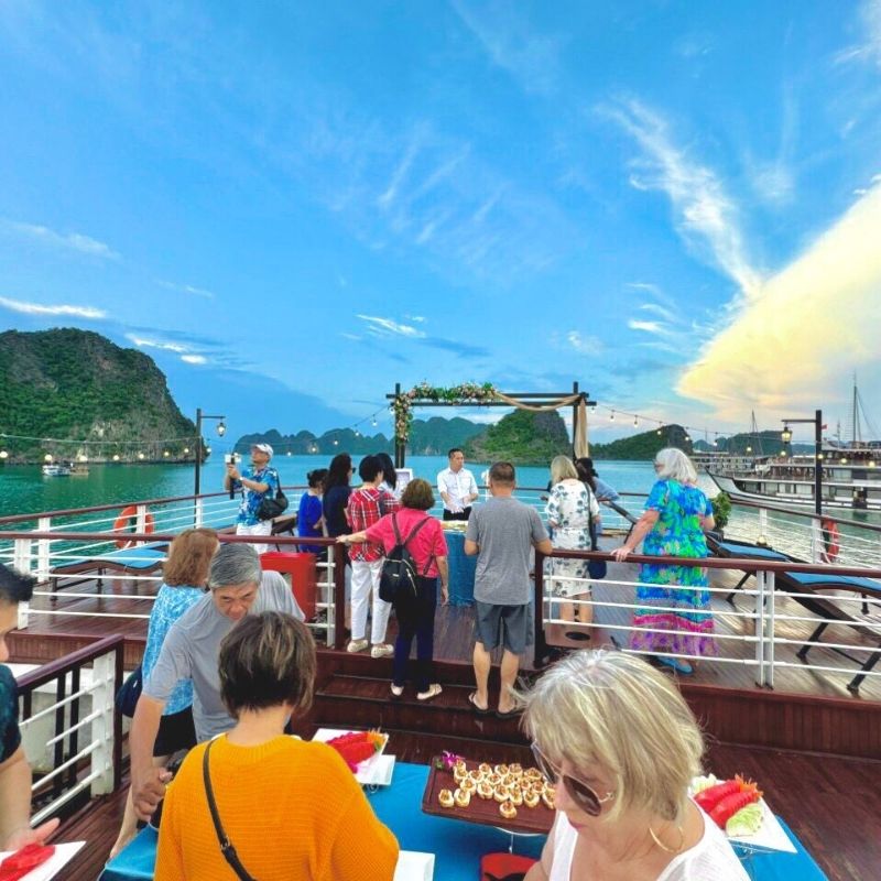 Ha Long Bay and Lan Ha Bay Luxury Cruise – 3 Days 2 Nights Journey with Amanda Luxury Cruise (7) Ha Long Bay and Lan Ha Bay Luxury Cruise – 3 Days 2 Nights Journey with Amanda Luxury Cruise