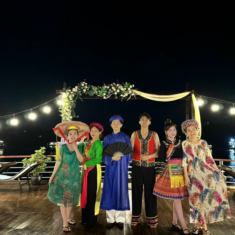 Ha Long Bay and Lan Ha Bay Luxury Cruise – 3 Days 2 Nights Journey with Amanda Luxury Cruise (9) Ha Long Bay and Lan Ha Bay Luxury Cruise – 3 Days 2 Nights Journey with Amanda Luxury Cruise