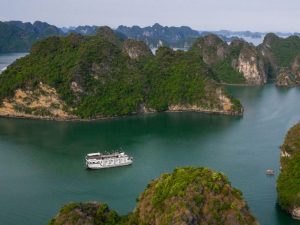 La Regina Classic Cruise 2 Days 1 Night - Bai Tu Long Bay