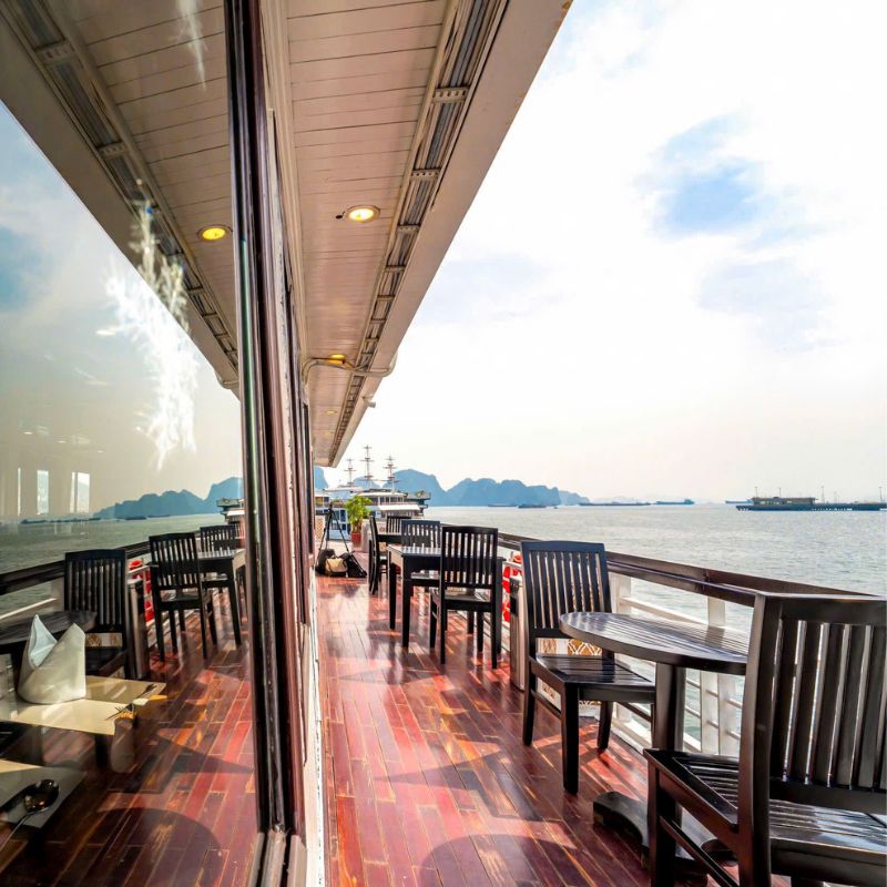 La Regina Classic Cruise 2 Days 1 Night - Bai Tu Long Bay (20) La Regina Classic Cruise 2 Days 1 Night - Bai Tu Long Bay