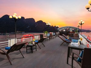 La Regina Classic Cruise 2 Days 1 Night - Bai Tu Long Bay