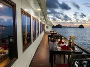 La Regina Classic Cruise 2 Days 1 Night - Bai Tu Long Bay