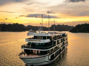 La Regina Grand Cruise 2 Days 1 Night