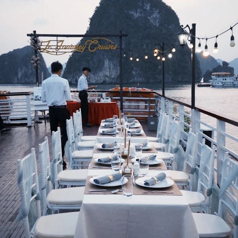 Le Journey Luxury Cruise – 2 Days 1 Night Luxury Voyage through Ha Long Bay & Lan Ha Bay (10) Le Journey Luxury Cruise – 2 Days 1 Night Luxury Voyage through Ha Long Bay & Lan Ha Bay