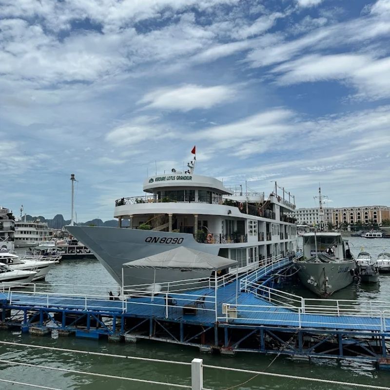 Verdure Lotus Luxury Cruise – 2 Day Ha Long Bay Voyage (7) Verdure Lotus Luxury Cruise – 2 Day Ha Long Bay Voyage