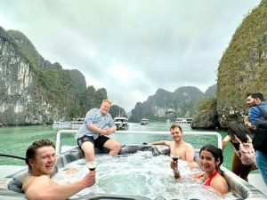 Ha Long Bay Deluxe Cruise – 6-Hour Scenic Day Tour