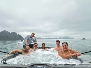Ha Long Bay Deluxe Cruise – 6-Hour Scenic Day Tour