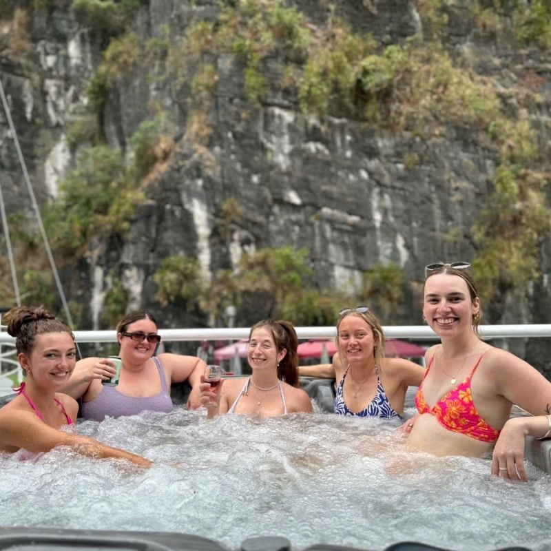Ha Long Bay Deluxe Cruise – 6-Hour Scenic Day Tour (16) Ha Long Bay Deluxe Cruise – 6-Hour Scenic Day Tour